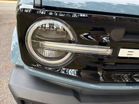 Used 2025 Ford Bronco Outer Banks image 9