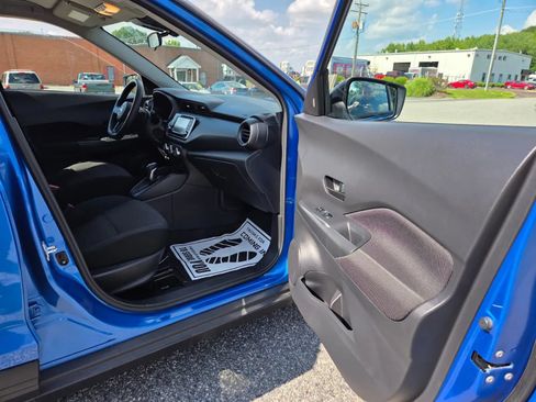 Used 2024 Nissan Kicks S FWD image 2