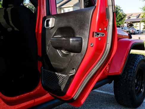 Used 2021 Jeep Gladiator Sport AWD/4WD image 47
