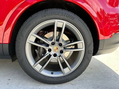 Certified 2025 Porsche Cayenne E-Hybrid AWD/4WD image 43