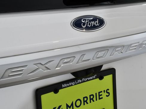 Used 2023 Ford Explorer Limited w/ Limited Technology Package image 24