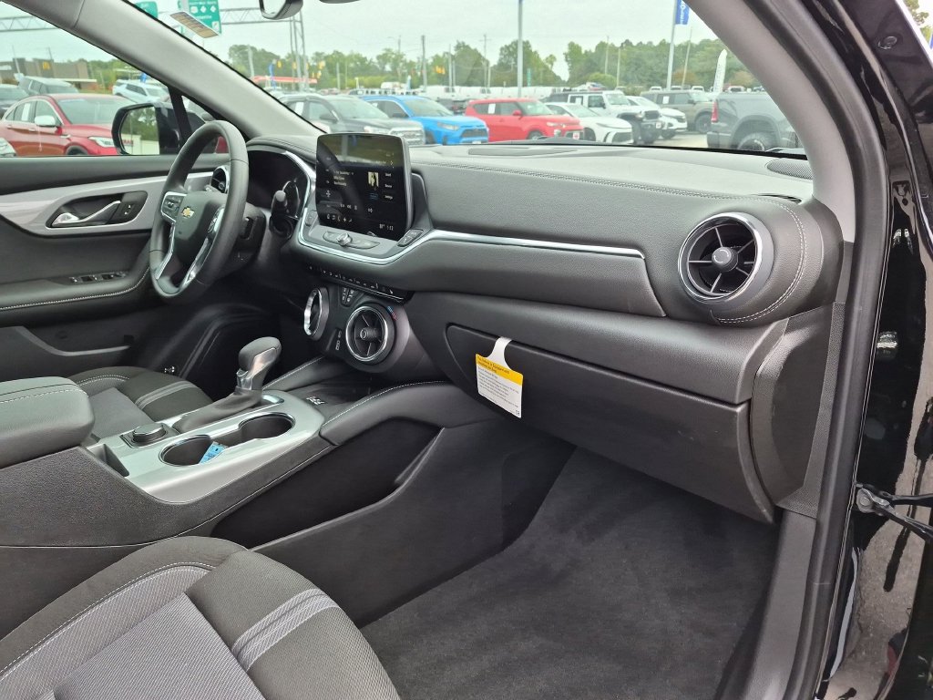 New 2026 Chevrolet Blazer LT w/ Convenience Package FWD image 35