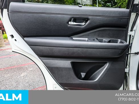 Used 2022 Nissan Pathfinder SL FWD image 43