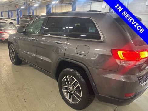 Used 2018 Jeep Grand Cherokee Limited image 11