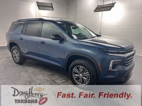 New 2026 Chevrolet Traverse LT w/ Driver Confidence Package FWD image 3