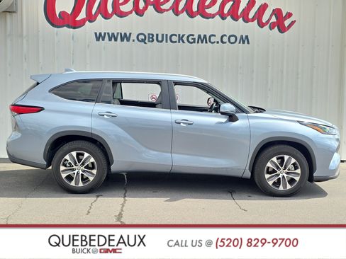 Used 2023 Toyota Highlander XLE FWD image 8
