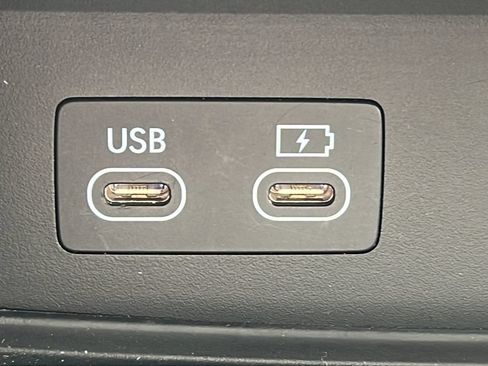 Used 2025 Genesis GV80 2.5T Standard AWD/4WD image 18