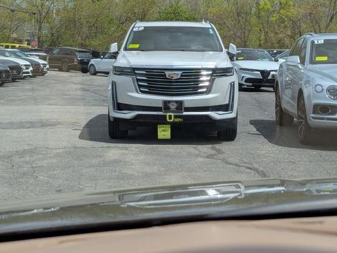 Used 2020 Cadillac Escalade Platinum AWD/4WD image 21