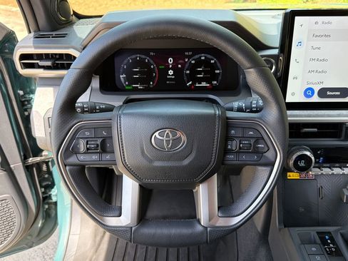 Used 2025 Toyota 4Runner Trailhunter AWD/4WD image 17