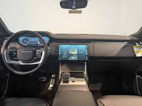 New 2026 Land Rover Range Rover Long Wheelbase SE AWD/4WD image 13