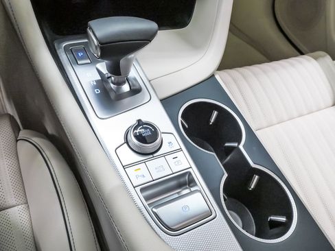 Certified 2026 Genesis G70 2.5T Prestige image 18