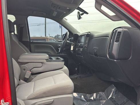 Used 2018 Chevrolet Silverado 1500 Custom w/ Custom Value Package image 10