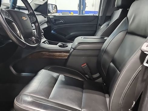 Used 2019 Chevrolet Tahoe LT w/ LT Signature Package image 11