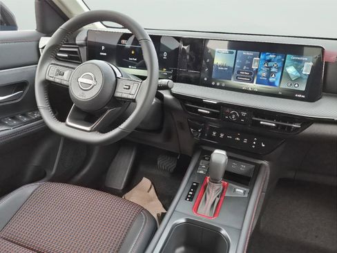 New 2026 Nissan Kicks SR w/ Cold Weather Package image 18