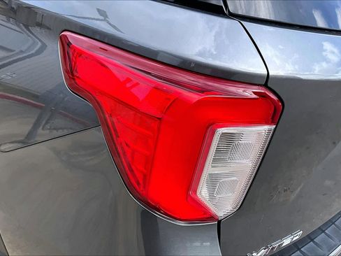 Used 2023 Ford Explorer Limited image 27