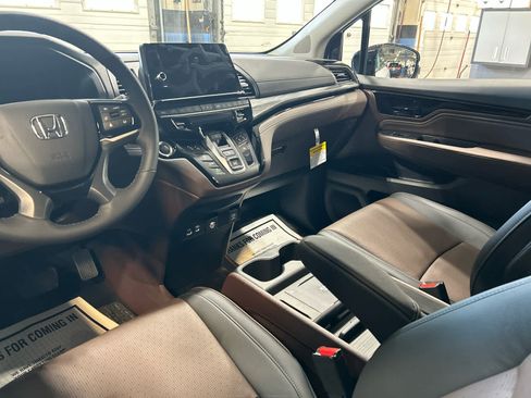New 2026 Honda Odyssey Elite image 4
