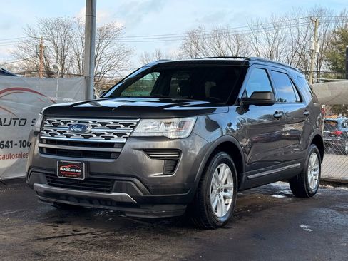 Used 2019 Ford Explorer XLT AWD/4WD image 46