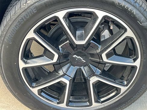 Used 2022 Chevrolet Tahoe RST w/ Luxury Package image 34