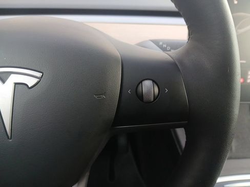Used 2021 Tesla Model Y Long Range AWD/4WD image 25
