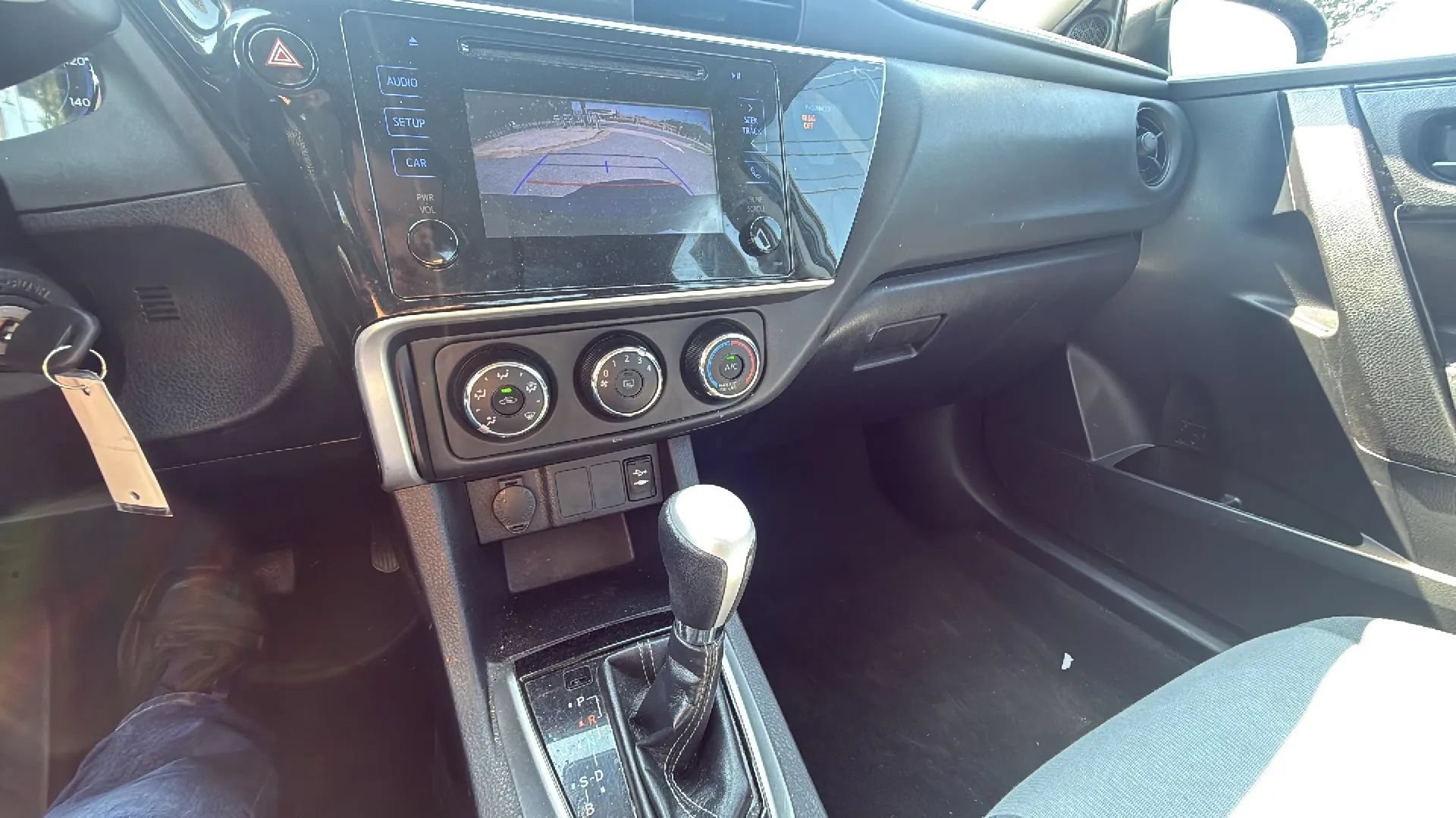 Used 2019 Toyota Corolla L FWD image 12