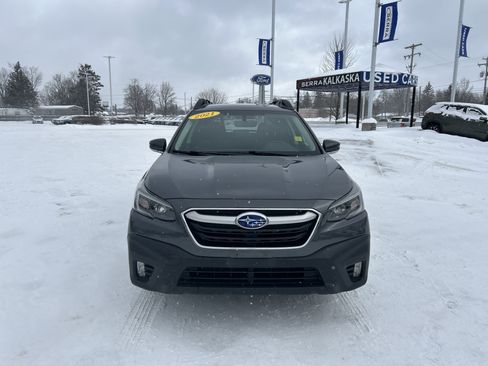 Used 2021 Subaru Outback Premium image 9