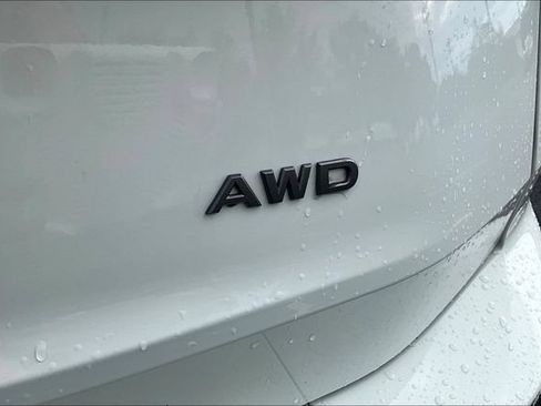 Used 2025 Nissan Rogue S AWD/4WD image 24