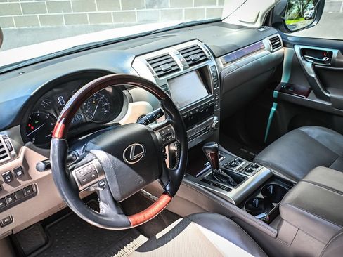 Used 2015 Lexus GX 460 Luxury AWD/4WD image 7