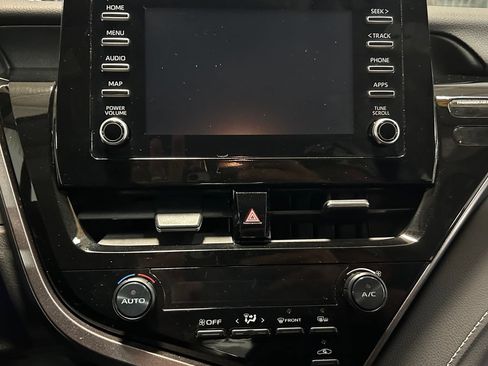 Used 2024 Toyota Camry SE FWD image 12