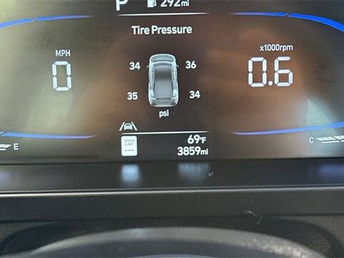 Certified 2025 Hyundai Elantra Sport image 25