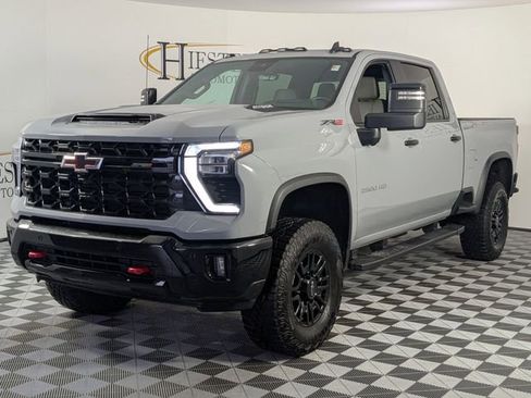 Certified 2025 Chevrolet Silverado 2500 ZR2 w/ Technology Package image 4