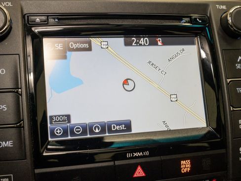 Used 2017 Toyota Camry XLE image 14