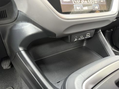 Used 2025 Subaru Crosstrek 2.0i Premium image 18