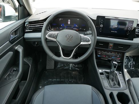 New 2025 Volkswagen Jetta SE image 7