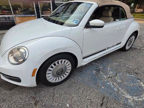 Used 2014 Volkswagen Beetle 2.5 FWD image 3