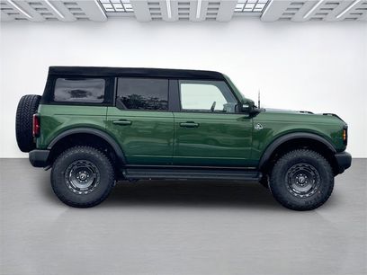 New 2025 Ford Bronco Outer Banks w/ Sasquatch Package