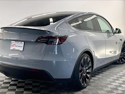 Used 2023 Tesla Model Y Performance AWD/4WD image 12