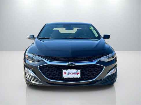 Used 2025 Chevrolet Malibu RS image 2