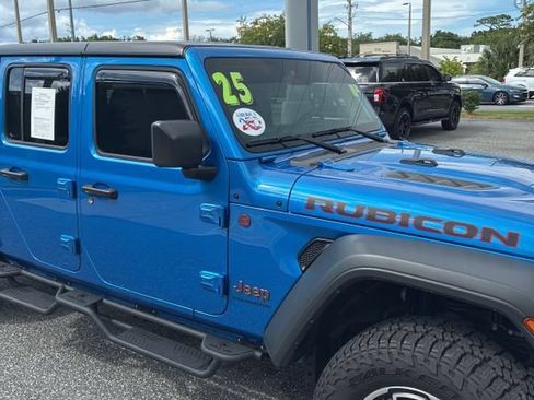 Used 2025 Jeep Gladiator Rubicon w/ Safety Group AWD/4WD image 15