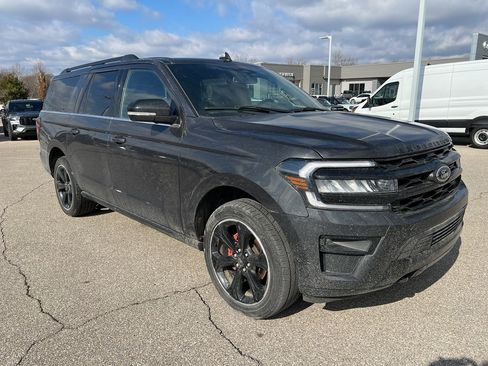 Used 2022 Ford Expedition Max Limited image 9