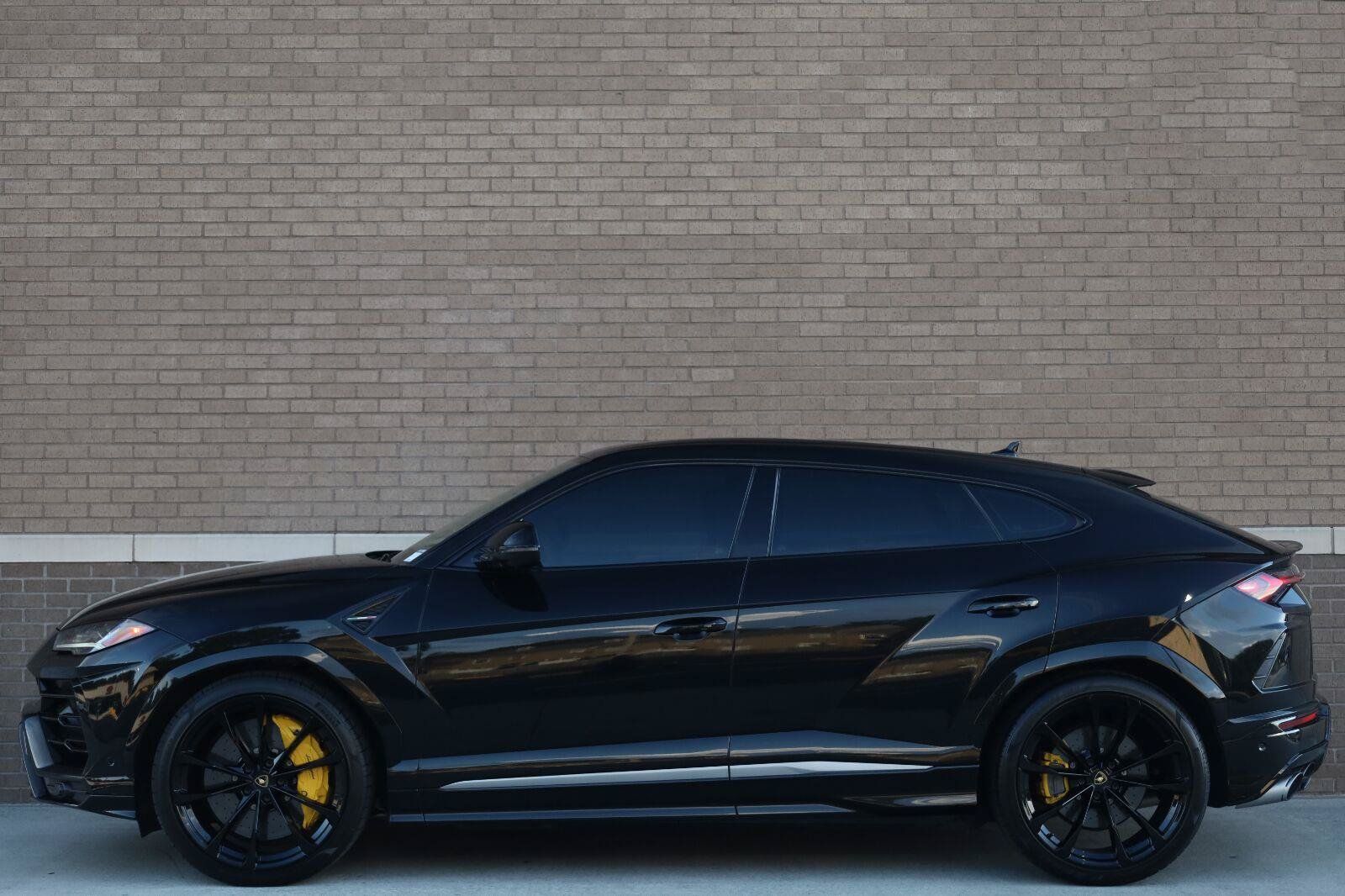 Used 2021 Lamborghini Urus AWD/4WD image 2