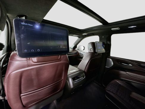 Used 2023 Cadillac Escalade ESV V w/ LPO, ONYX Package AWD/4WD image 28