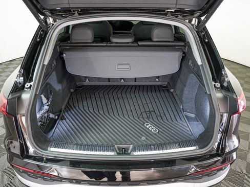 Certified 2025 Audi Q5 Premium Plus w/ Premium Plus image 8