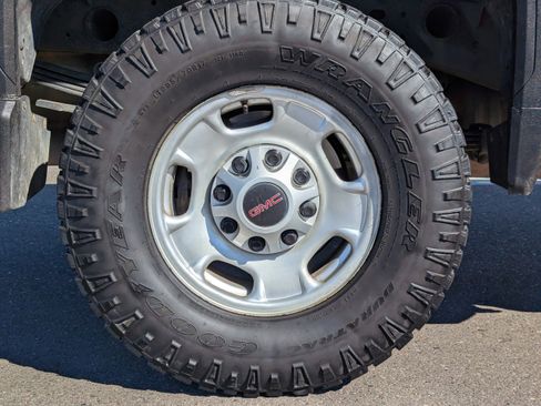 Used 2020 GMC Sierra 2500 SLE w/ X31 Off-Road Package image 46