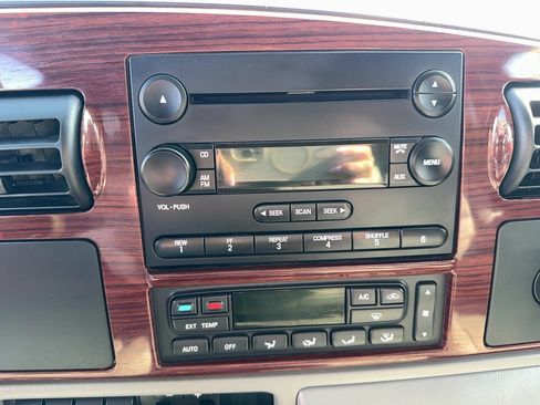Used 2006 Ford F450 Lariat AWD/4WD image 22
