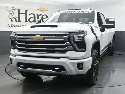 Used 2025 Chevrolet Silverado 2500 High Country w/ High Country Premium Package AWD/4WD image 7