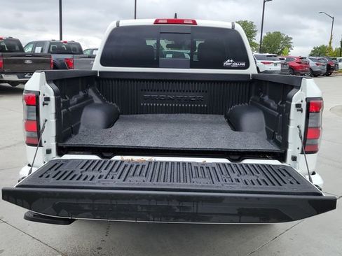 Used 2025 Nissan Frontier SV AWD/4WD image 13