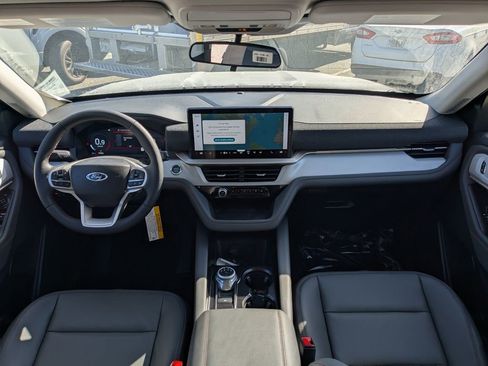 New 2026 Ford Explorer Active image 15