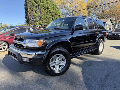 Used 2002 Toyota 4Runner SR5 image 1