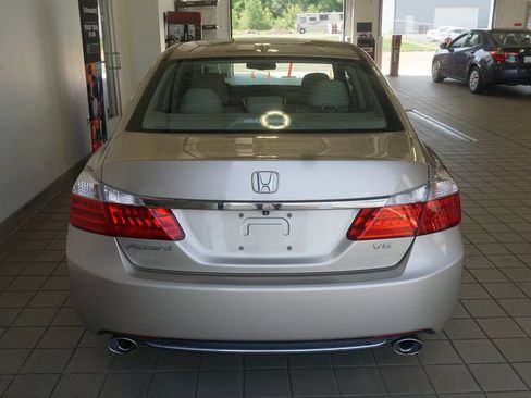 Used 2015 Honda Accord EX-L image 18