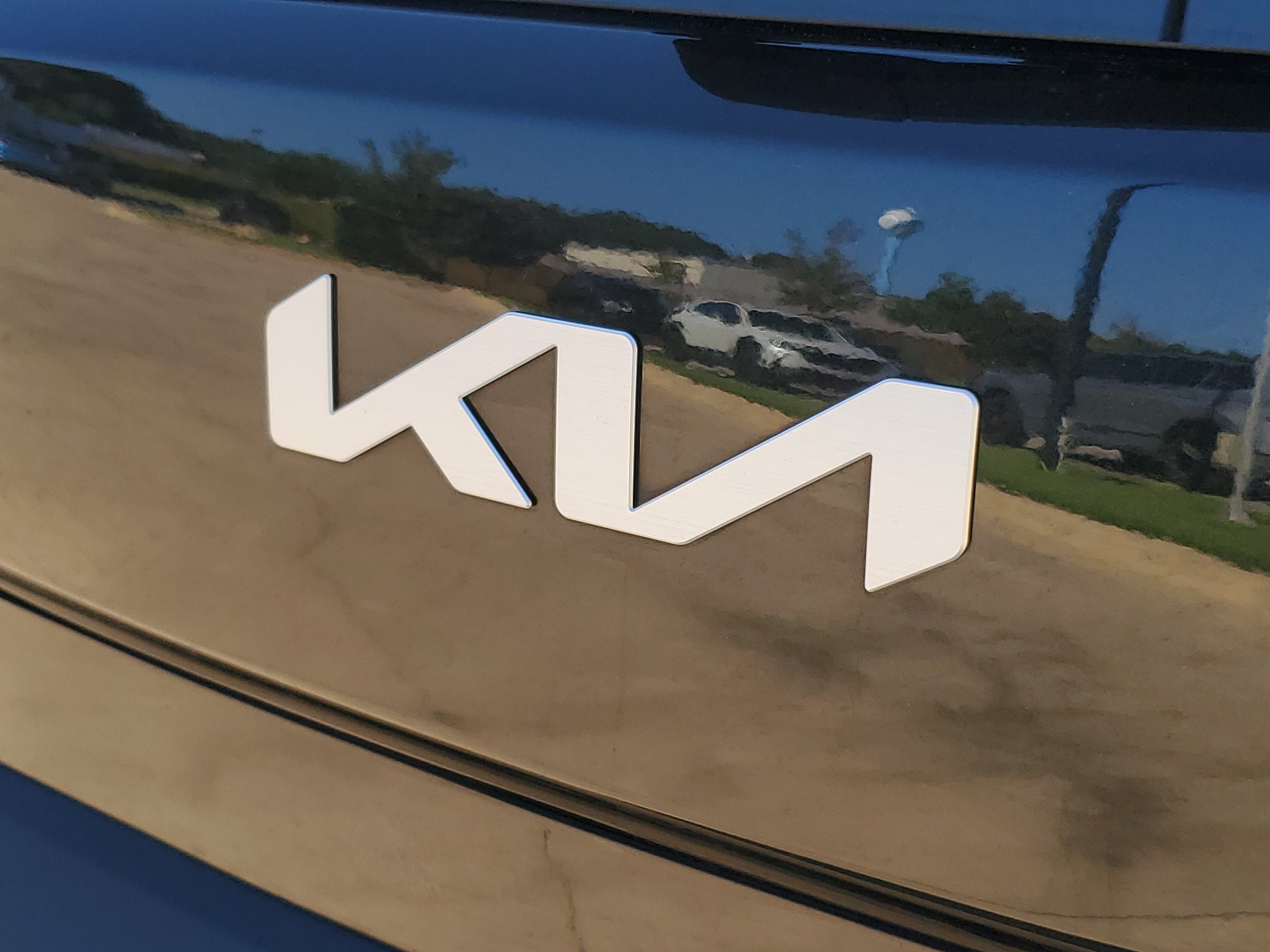 Used 2024 Kia Soul LX w/ Option Group 015 FWD image 32